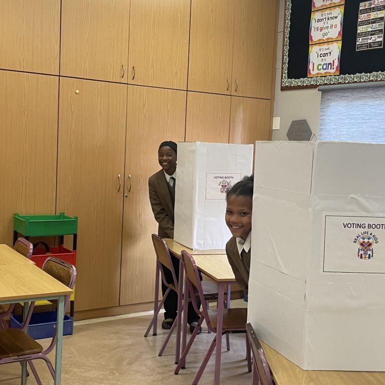 GRADE 6 DEMOCRACY 7