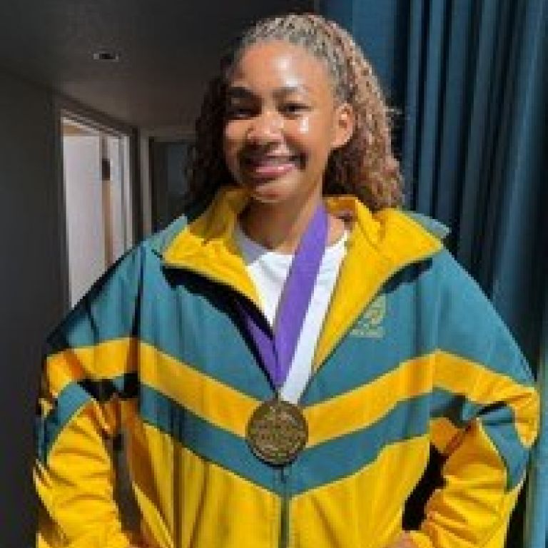 AKANI PIC MEDAL